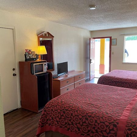 Days Inn & Suites By Wyndham Marshall Eksteriør billede