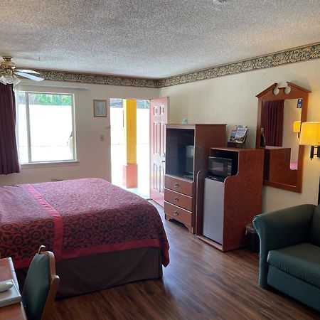 Days Inn & Suites By Wyndham Marshall Eksteriør billede