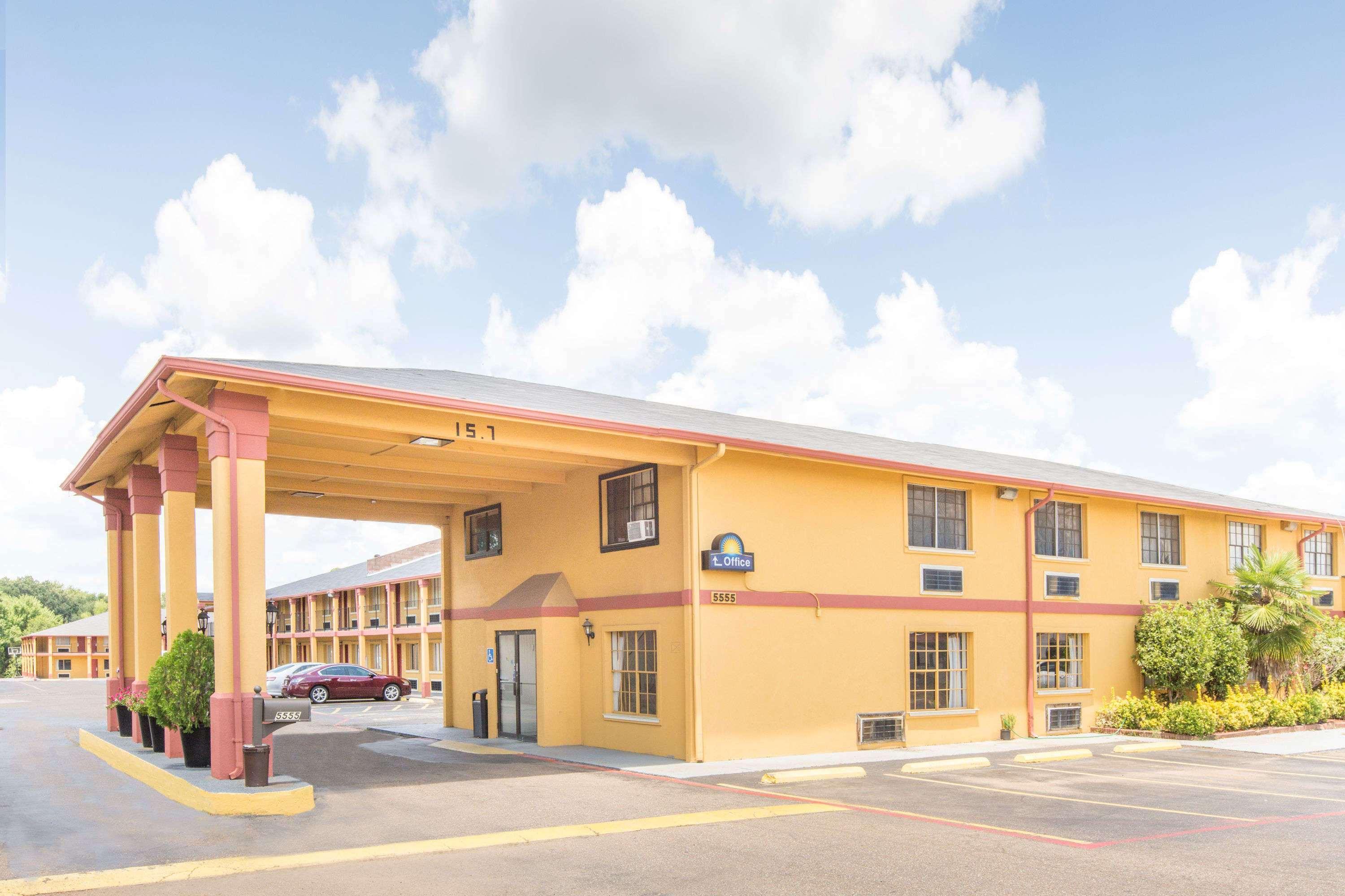 Days Inn & Suites By Wyndham Marshall Eksteriør billede