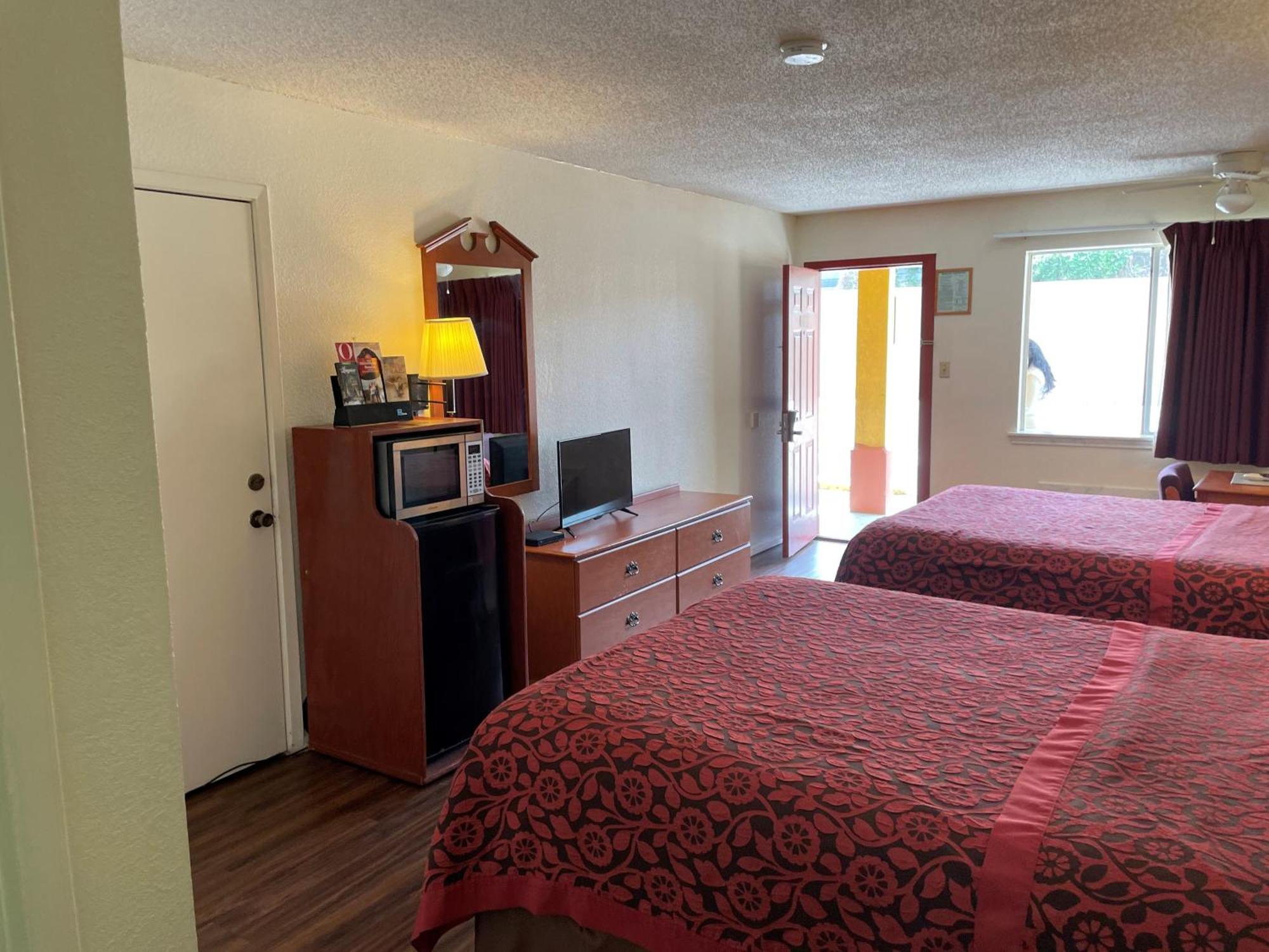 Days Inn & Suites By Wyndham Marshall Eksteriør billede