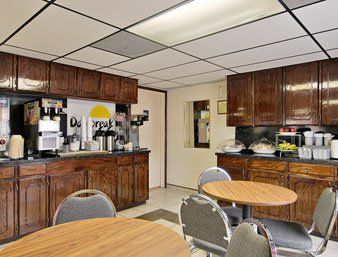 Days Inn & Suites By Wyndham Marshall Restaurant billede